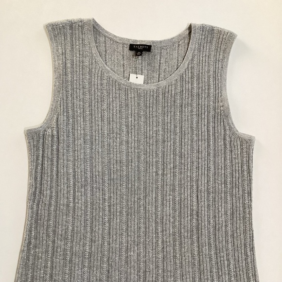 Talbots Silver Metallic light Gray Ribbed Sleeveless Sweater Sz PM - Picture 4 of 8